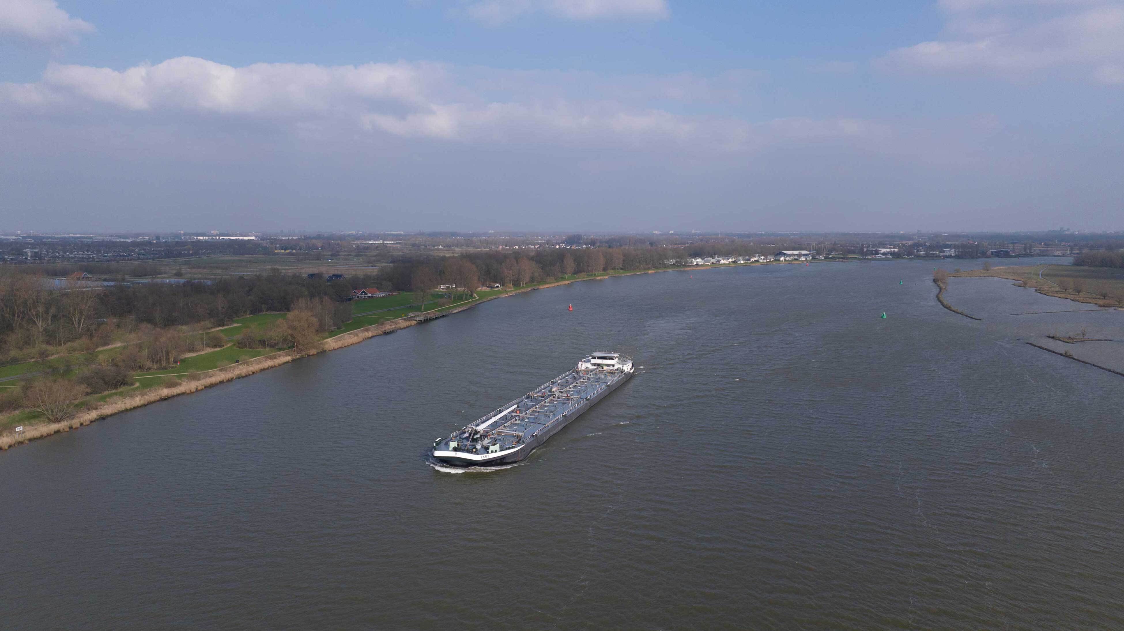 mts jade, ams barging, fleet ams, inland tanker, inland shipping, shipping rhine