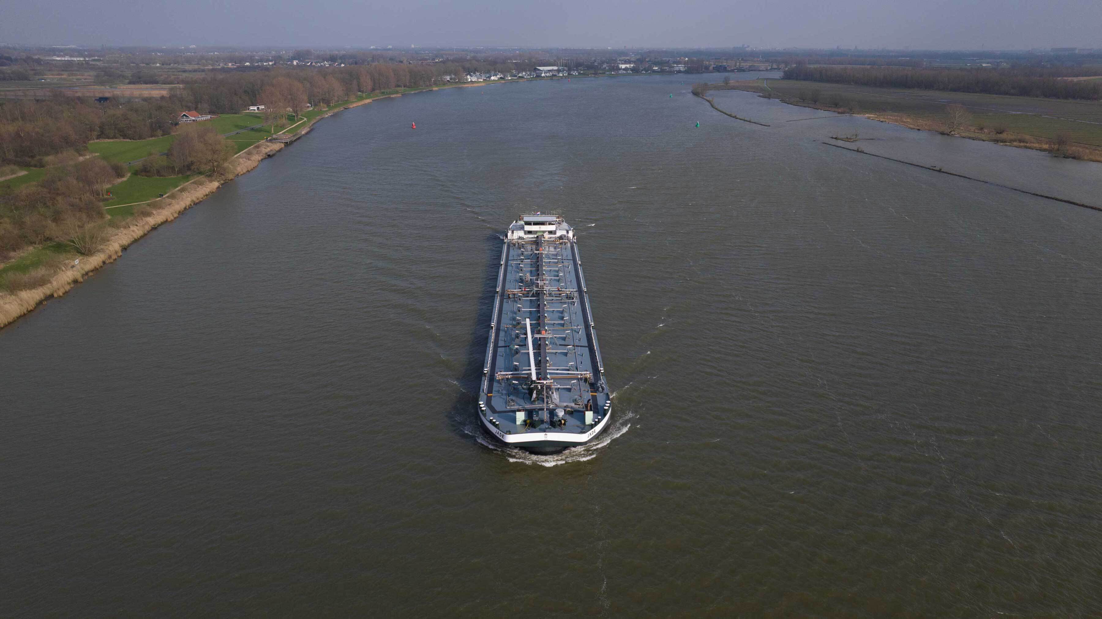 mts jade, ams barging, fleet ams, inland tanker, inland shipping, shipping rhine